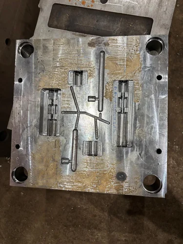 Metal tooling plate with machined cavities and channels