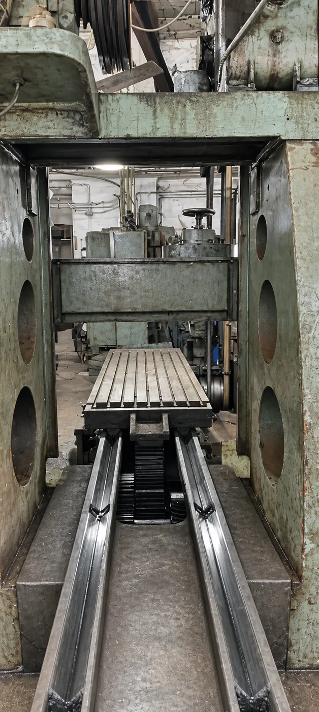 Machine bed, guideways and slotted work table